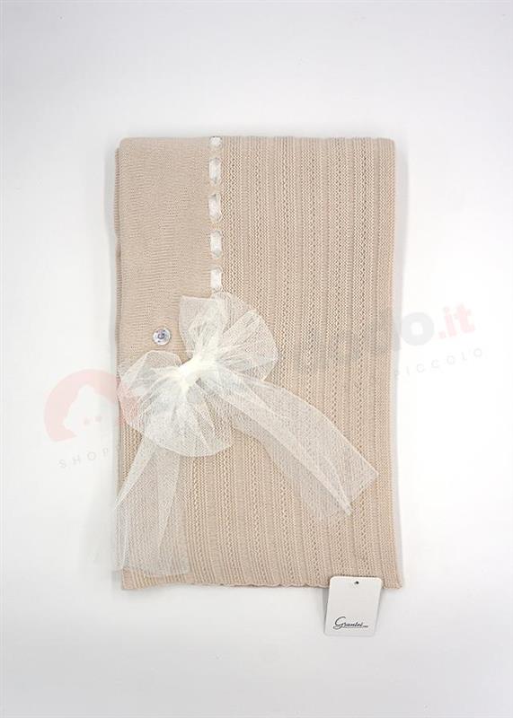 225-102 Copertina beige con fiocco