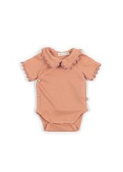 1109 Body con colletto coral